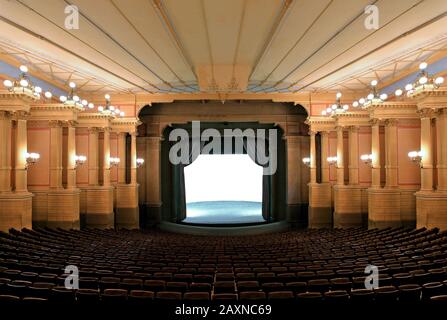 Salle de théâtre dans la maison de spectacle du festival Richard Wagner sur la colline verte, Bayreuth, Haute-Franconie, Franconie, Bavière, Allemagne Banque D'Images