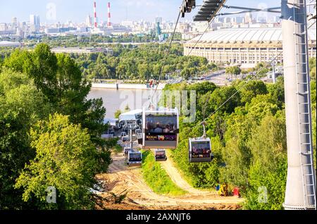 Moscou, Russie - le 8 juillet 2019 : téléphérique dans Moscou. Vue depuis le téléphérique. Le transport urbain public de Moscou Banque D'Images