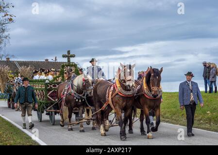 Transport à la procession Leonhardi, Froschhausen, Murnau, Bavière, Allemagne Banque D'Images