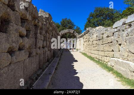 Grèce Antique Olympia. Τhe entrée de l'ancien stade Banque D'Images