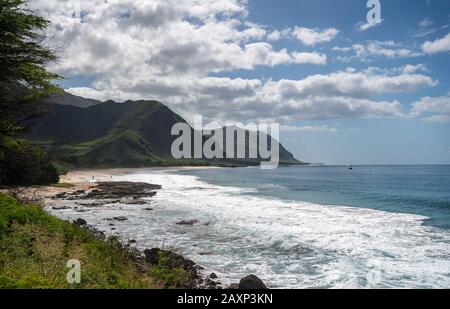 Panorama de Ka'ena point au bout de la route le long de la côte ouest d'Oahu, Hawaï Banque D'Images