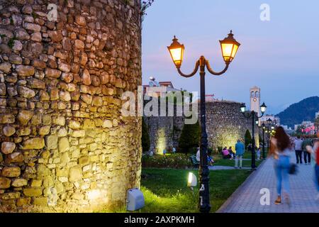 Mur de la forteresse et la tour de l'horloge, Elbasan, Albanie Banque D'Images