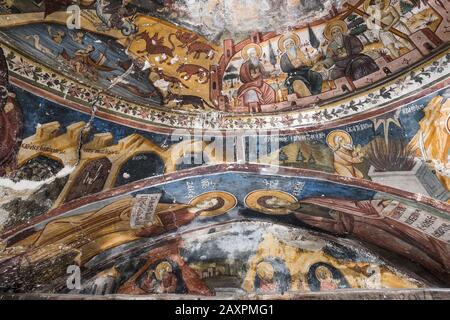 Fresques dans le porche du monastère de Saint-Pierre et Paul, Manastiri i Shën Pjetrit, Vithkuq, Korçë, Korca, Albanie Banque D'Images