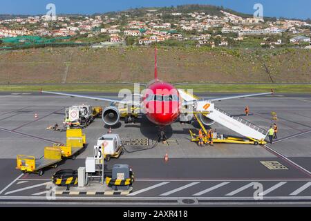 Santa Cruz, Madère - février 2020: Avion Edelweiss à l'aéroport 'Cristiano Ronaldo' sur l'île de Madère, Portugal. Banque D'Images