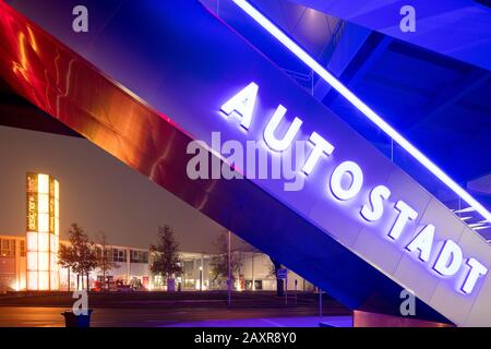 Phaeno, Musée, Centre Scientifique, Zaha Hadid, Evening, Architecture, Designeroutlet, Wolfsburg, Basse-Saxe, Allemagne, Europe Banque D'Images