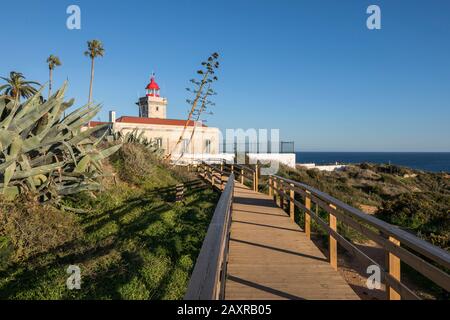 Passage au phare de Ponta da Piedade, Lagos, Algarve, Faro, Portugal Banque D'Images