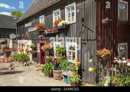 Magasin agricole et café à Gohrisch, montagnes d'Elbe Sandstone, parc national de la Suisse saxonne, Saxe, Allemagne Banque D'Images