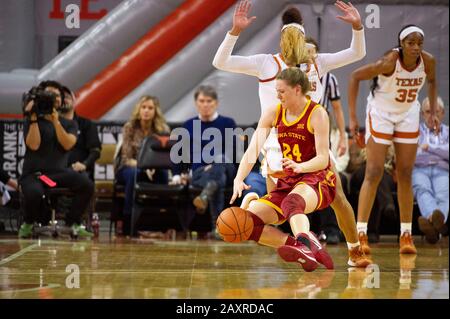 Austin, Texas, États-Unis. 12 février 2020. L'université d'État de l'Iowa Ashley se joint au n° 24 en action lors du match de basket-ball féminin NCAA contre le Texas au Frank Erwin Center à Austin, Texas. Mario Cantu/Csm/Alay Live News Banque D'Images