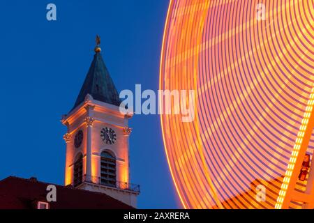 Allemagne, Bade-Wuerttemberg, Karlsruhe, Noël, marché de Noël sur la place du marché. Banque D'Images