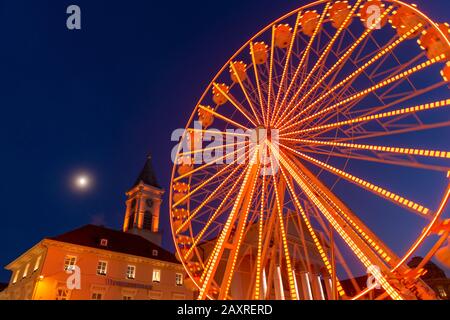 Allemagne, Bade-Wuerttemberg, Karlsruhe, Noël, marché de Noël sur la place du marché. Banque D'Images