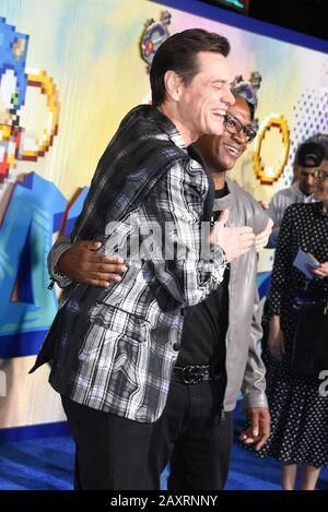 Westwood, Californie, États-Unis 12 février 2020 l'acteur Jim Carrey et comédien Tommy Davidson assistent à l'examen spécial Paramount Pictures 'sonic The Hedgehog' le 12 février 2020 au Regency Village Theatre de Westwood, Californie, États-Unis. Photo De Barry King/Alay Live News Banque D'Images