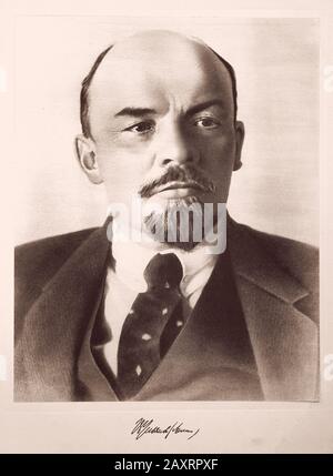 Vladimir Ilitch Oulianov (1870 - 1924), mieux connu par son alias, Lénine était un révolutionnaire et homme politique russe, et théoricien de la politique. Il a servi comme Banque D'Images