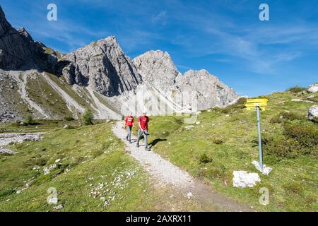 Lienz, Lienz Dolomites, Tyrol De L'Est, Autriche. Dans l'ascension de la cabane de Carlsbad dans les Dolomites de Lienz Banque D'Images