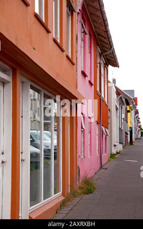 Rangée de maisons, rue, ville, Islande, Reykjavik Banque D'Images