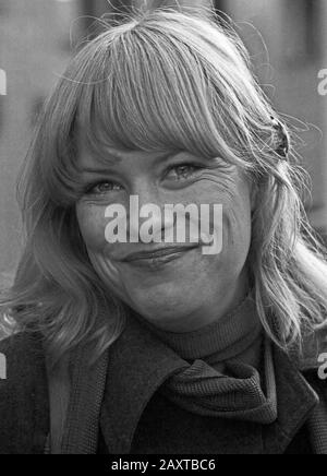 Lisa Fitz, deutsche Kabarettistin, Sängerin und Schauspielerin, Hambourg, Allemagne, Allemagne, 1984. Lisa Fitz, artiste, chanteuse et actrice allemande de cabaret à Hambourg, en Allemagne, vers 1984. Banque D'Images