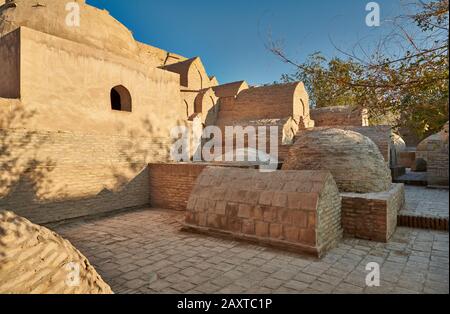 Tombes à l'intérieur de la vieille ville d'Itchan-Kala, Khiva, Ouzbékistan, Asie centrale Banque D'Images