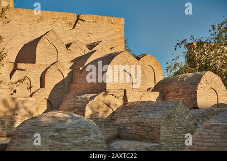 Tombes à l'intérieur de la vieille ville d'Itchan-Kala, Khiva, Ouzbékistan, Asie centrale Banque D'Images