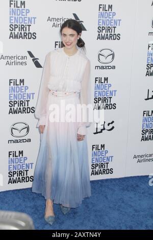 Los Angeles, États-Unis. 8 février 2020. Margaret Qualley 02/08/2020 Film Independent Spirit Awards Tenu À La Plage De Santa Monica À Santa Monica, Ca Credit: Cronos/Alay Live News Banque D'Images