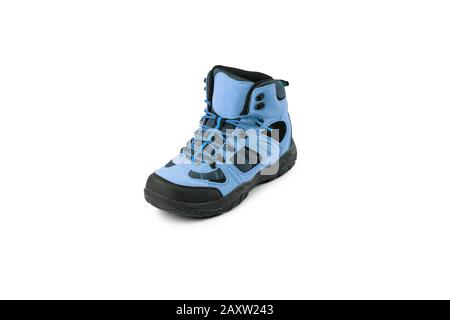 bottes d'hiver pour hommes bleues pour des expéditions de voyage isolées sur un fond blanc Banque D'Images