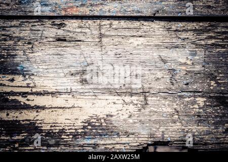 Ancien shabby surface en bois close up avec peinture craquelée Banque D'Images