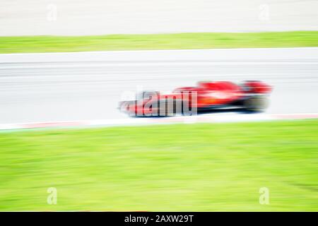 F1 Race car, passe très rapidement, sport automobile, fond flou, photo de course Banque D'Images