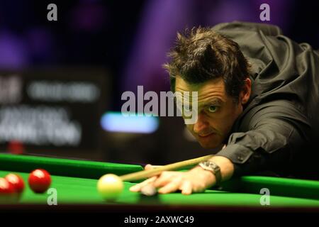 Cardiff Royaume-Uni. 13 février 2020. Ronnie O'Sullivan, d'Angleterre, en action lors de son 3ème match contre Anthony Hamilton, d'Angleterre. ManBet X Welsh Open snooker 2020, jour 4 à la Motorpoint Arena à Cardifft, Pays de Galles du Sud, jeudi 13 février 2020 pic par Andrew Orchard/Andrew Orchard sports photographie/Alay Live news Banque D'Images