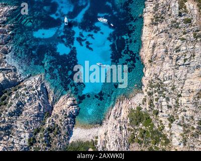 Vue aérienne sur la côte de Cala Coticcio, l'une des plus Belles plages du monde, l'île de la Maddalena, Sardaigne Banque D'Images