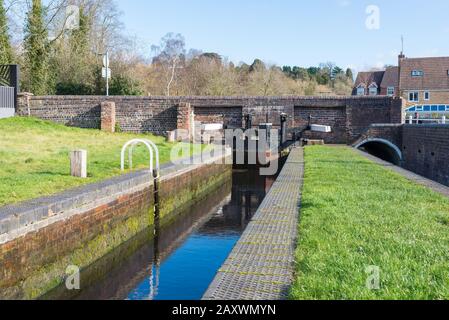 Kinver Lock et Le pub Vine sur la rivière Stour à Kinver Lock, South Staffordshire Banque D'Images