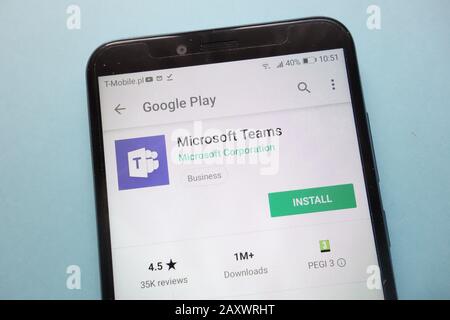 L'application Microsoft Teams sur le site Web Google Play s'affiche sur le smartphone Banque D'Images