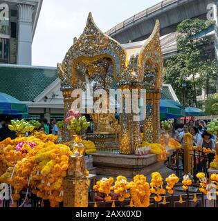 Bangkok, THAÏLANDE - Jan 04, 2020: Thaïlande Bangkok San Phra Phrom, Erawan Shine, 4 visages bouddha, bourgedisme. Banque D'Images