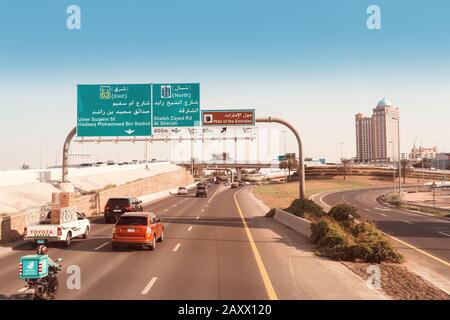 27 novembre 2019, Dubaï, Emirats Arabes Unis: La principale artère de transport de la ville de Dubaï - route Sheikh Zayed Banque D'Images