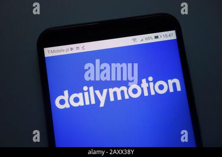 Logo Dailymotion affiché sur le smartphone Banque D'Images