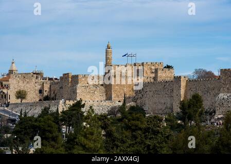 Tour de David ou de la Citadelle de Jérusalem au coucher du soleil doré. Jérusalem Israël . Vue sur la Tour de David au coucher du soleil, près de la porte de Jaffa Banque D'Images