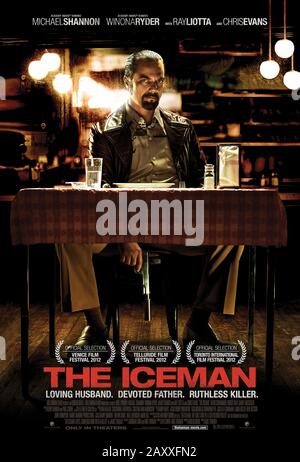 The Iceman (2012) réalisé par Ariel Vromen et avec Michael Shannon, Winona Ryder, Chris Evans, James Franco et Ray Liotta. Véritable histoire du célèbre tueur de contrat Richard Kuklinski qui a caché sa profession à sa famille. Banque D'Images