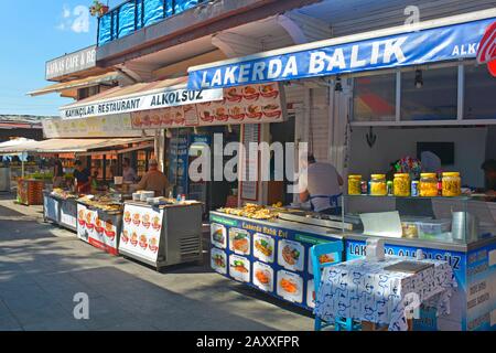 Istanbul, Turquie-16 septembre 2019.le bord de mer d'Anadolu Kavagi dans le quartier de Beykoz à Istanbul, un ancien village de pêcheurs maintenant bordé de restaurant Banque D'Images