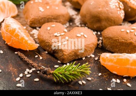 Les cookies en forme de cœur. Cookies faits maison Banque D'Images