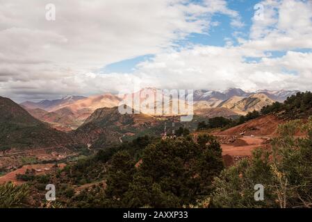 Tizi n'T-ichka Roadtrip paysages, Ouarzazate, Maroc Banque D'Images