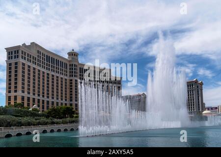 Lac devant l'hôtel Bellagio, casino, hôtel de luxe, fontaines d'eau, Las Vegas Strip, Las Vegas, Nevada, États-Unis Banque D'Images