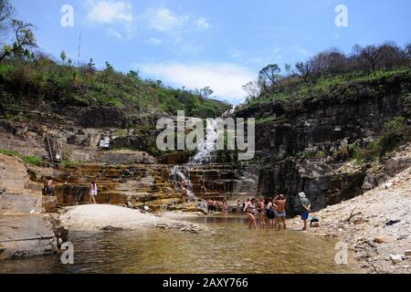 Capitólio, Minas Gerais, Brésil, 26 novembre 2019. Cascade de Lagoa Azul située sur le barrage de Furnas à Capitólio, dans l'état de Minas Gerais. Banque D'Images