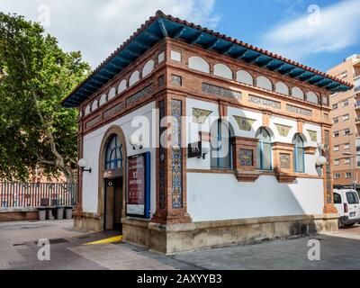 Gare historique de Jerez de la Frontera, conçue par Anibal Gonzales et inaugurée en 1863, Espagne Banque D'Images