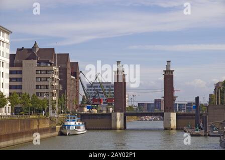 Pont Swan Gate Duisburg Banque D'Images