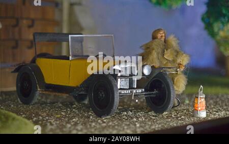 Modèle à petite échelle d'une voiture ancienne Banque D'Images