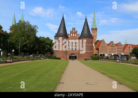 Vue sur la porte Holstentor à Lubeck, Allemagne Banque D'Images