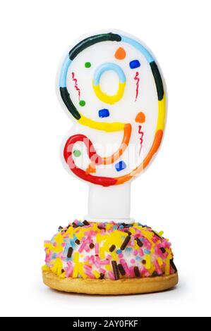 Bougies d'anniversaire isolé sur fond blanc Banque D'Images