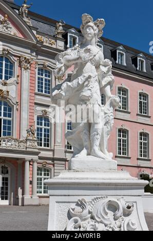 La Renaissance électorale et le palais rococo de la ville de Trèves Banque D'Images