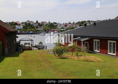 Un été calme jour à Marina Kristiansand Lillesand, Norvège Banque D'Images