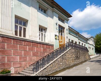 Novorossiysk, Russie - 01 août 2019: Un fragment de la construction Musée de l'histoire du ciment, Novorossiysk Banque D'Images