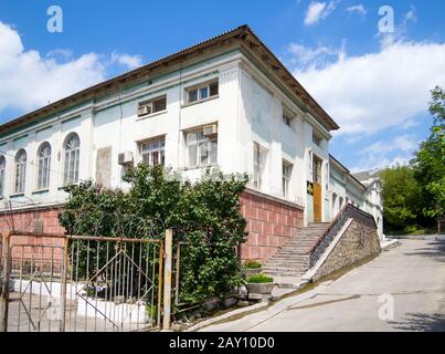 Novorossiysk, Russie - 01 août 2019: Vue sur la construction du musée de l'industrie du ciment Banque D'Images