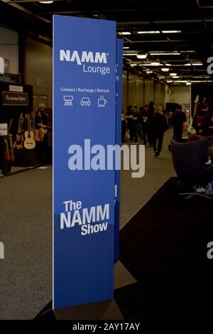 Anaheim, CA - 17 JANVIER : signe du salon NAMM au « salon NAMM » le 17 janvier à Anaheim, Californie. (Photo de Glenn Francis /PacificProDigital.com) Banque D'Images