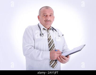 Médecin homme âgé positif dans des vêtements caractéristiques Banque D'Images